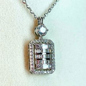 Sterling Silver/925 Silver Cubic Zirconia The Captivating Necklace. Chain:46cm